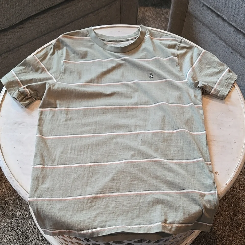 LIKE NEW! Men's VOLCOM Shirt Size L - Picture 1 of 3